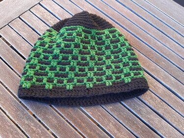 Damen-Beanie mit zweifarbigem Kästchenmuster und breitem Rand