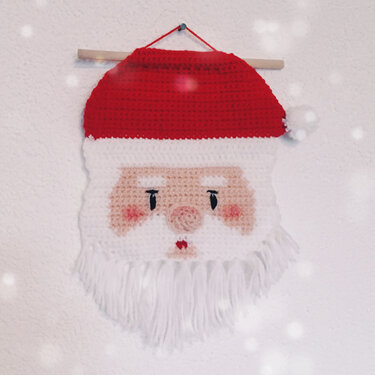 Gehäkelter Santa-Wandbehang mit roter Mütze, Pompon und Fransenbart