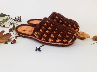 Waffle slippers. Crochet pattern