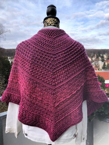 Wild Seven - flaches Dreieckstuch im Mustermix - Häkeln