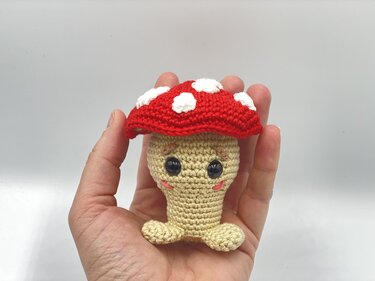 Crochet Pattern - Susi&acute;s Mini Friends: Lucky Mushroom "Punkti"