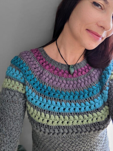 Anleitung für den Häkelpullover Sophia Größe 36-46