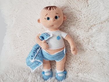 Häkelanleitung, Babyjunge Leo