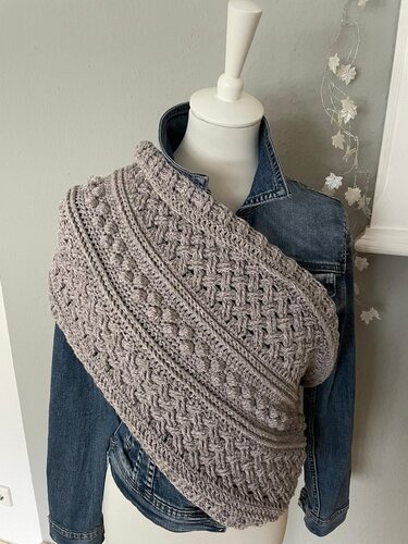 Häkelanleitung  Asymmetrisches Tuch und Loop Lenja