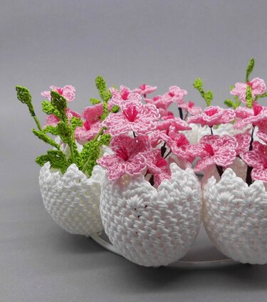 Crochet decoration cherry blossoms and easter eggs - simple and versatile