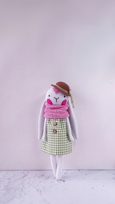 Amigurumi crochet pattern Mary the bunny