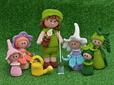 bunte Blumenkinder "Familie Blümchen" 6 tlg Frühling Dekoration - Häkeln