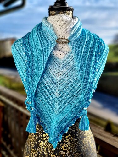 Winterflair - Häkelanleitung kuscheliges Dreieckstuch