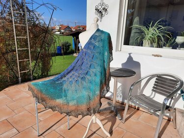 Peacock - shawl - Knitting