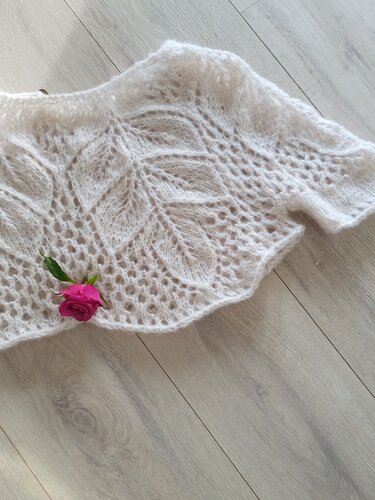 Anleitung Strickjacke mit Blattmuster stricken