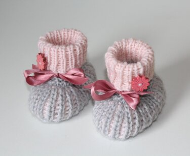 Strickanleitung Baby-Schuhe, Booties, Schühchen im Halbpatent, Sohlenlänge ca. 10 cm