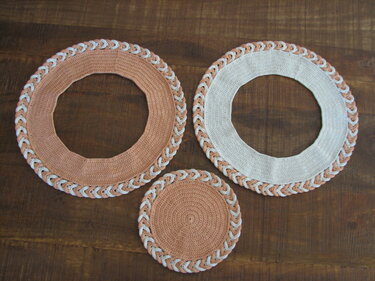 Häkelanleitung Deckchentrio "Circle"