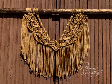 Macrame wall hanging 'Prince' video tutorial with English captions - Crafts