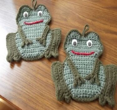 Frog Potholders - Crochet