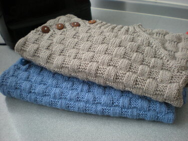 Jumper Raglan from button to top - Knittingpattern - 2 Sizes