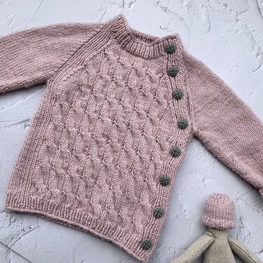Strickanleitung Kinderpullover ELLI Größe 50 – 80