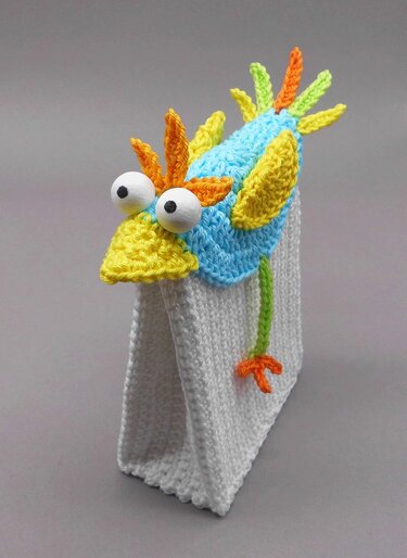 Gift bag Colorful bird - simply from scraps of yarn - Crochet