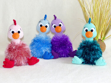 Crochet Pattern Fluffy chicken