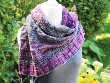 Triangular Scarf "Solveig", knitting pattern, easy to knit