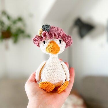 English Crochet Pattern Goose