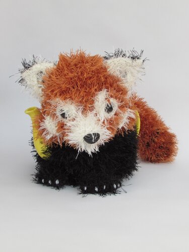 Red Panda Tea Cosy - Knitting