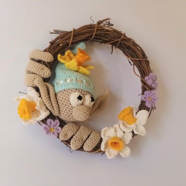 Easter Wreath Garden Gnome. Crochet pattern