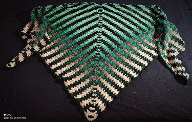 Häkelanleitung Dreieckstuch in Kontrastfarben 2 Varianten Colours I + V