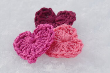 + LOVELEY + Freebook,  Herz Streudeko / Applikation - Häkeln