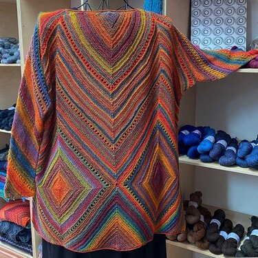 Pattern: Colorways 3 - Oversized Cardigan - Knitting