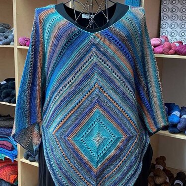 Pattern: Colorways 3 - Poncho - Knitting
