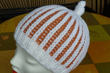 Mütze mit zweifarbigem Patent - Stricken