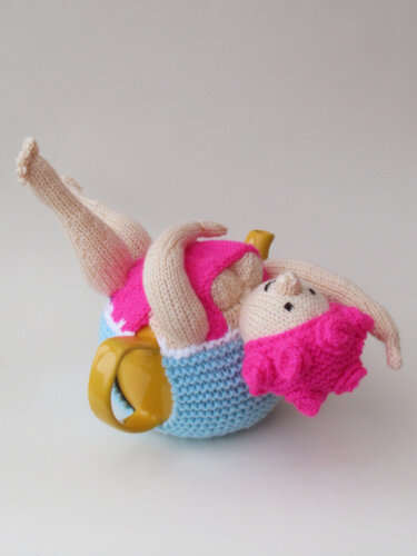 Synchronized Swimmer Tea Cosy Knitting Pattern