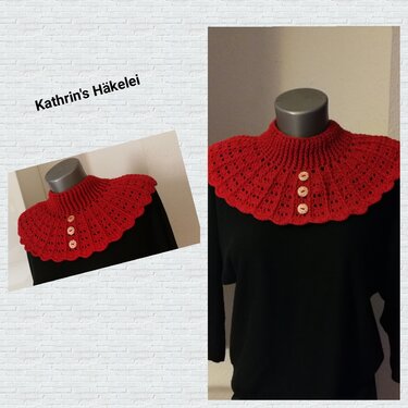 Roter gehäkelter Kragenschal mit geripptem Kragen, Muschelkante und drei Knöpfen auf schwarzem Oberteil