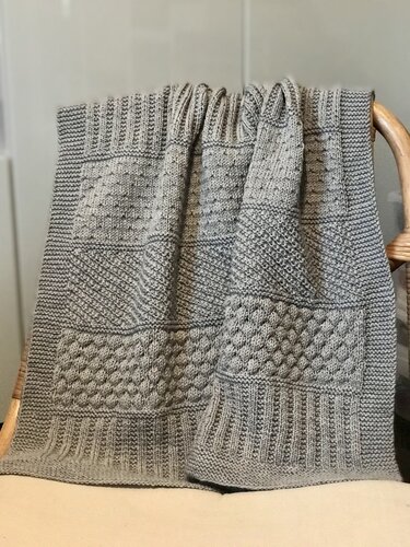 Strickanleitung Babydecke Novemberbaby-Blanket (ca. 67 cm x 86 cm)