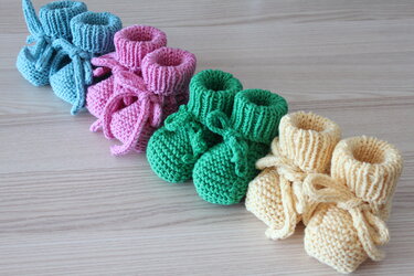 "Die schönsten Blumen" Babyschühchen stricken PDF-Anleitung