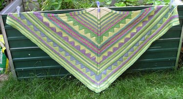 Strickanleitung Dreieckstuch "Schamanin"