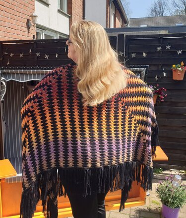 Häkelanleitung Poncho, Mehrecktuch in Kontrastfarben Colours IV