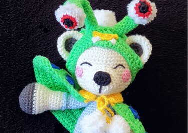 Häkelanleitung Monster-Kostüm für Eisbär Luis