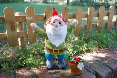 Häkelanleitung Gartenzwerg Paul mit Zubehör - PDF Datei