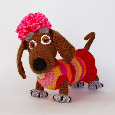 Amigurumi dog pattern for Lady Dachshund. Crochet colorful tabby dog. New year 2018 symbol