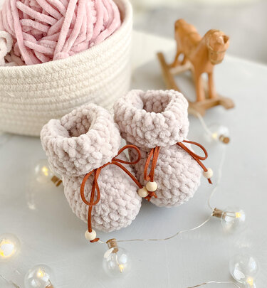Häkelanleitung Plushy Booties, Babyschühchen