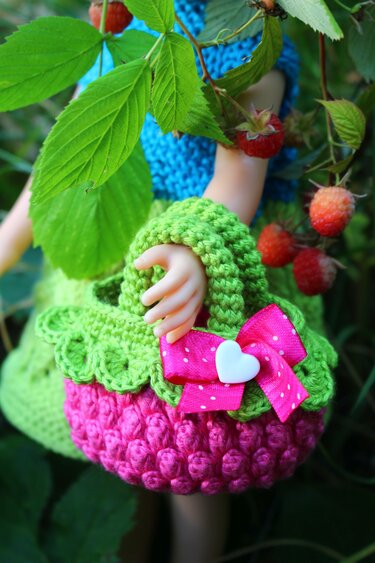 Dolls Raspberry Bag Crochet Pattern