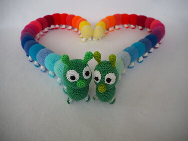 Tausendfüßler / Raupe „Lenni“ - Häkelanleitung von Häkelini