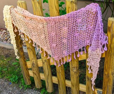 Tunis - sommerlich romantisches Dreieckstuch - flach oder asymmetrisch - Häkeln