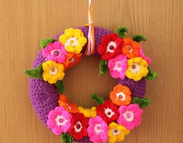 Door Wreath Flower Power - Crochet Pattern