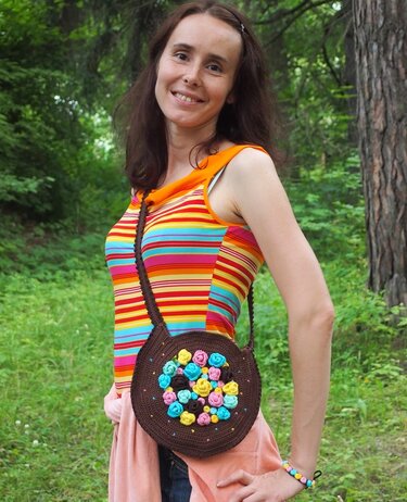 Flower Bag and Bracelet - crochet pattern with embroidery 
