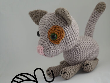 Crochet pattern: cat Joy!