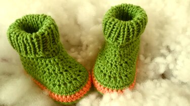 Zuckersüße Baby Häkelboots mit Strickbündchen - Häkeln