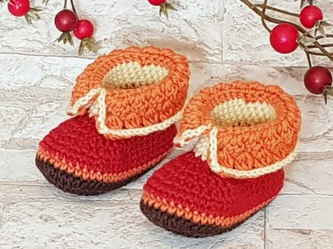 Baby-Stiefel „Marly“ 0-6 Monate, Häkelanleitung
