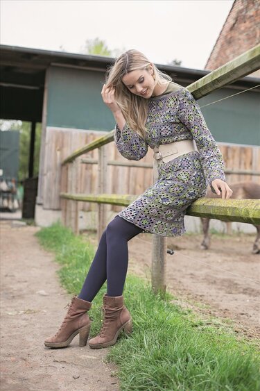 Geh&auml;keltes Kleid aus Granny-Squares aus Baumwollgemisch - Bild 2